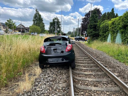 Verkehrsunfall beim Bahnübergang in Pfäffikon ZH